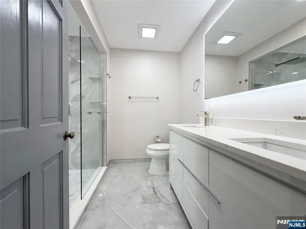 $1,600,000 | 850 Ridgewood Avenue, Oradell, NJ 07649