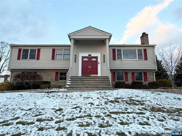 $1,600,000 | 850 Ridgewood Avenue, Oradell, NJ 07649