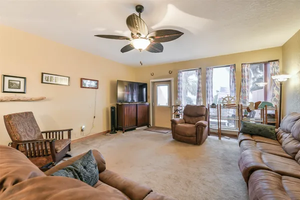 $1,600 | 411 Sailfish Avenue, Unit 104, Freeport, TX 77541