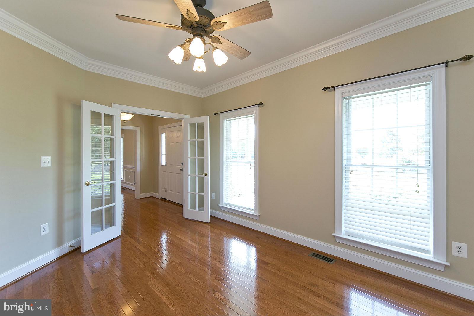625 Germany Road Stephens City, VA 22655 - Photo 5 of 30 Living Room