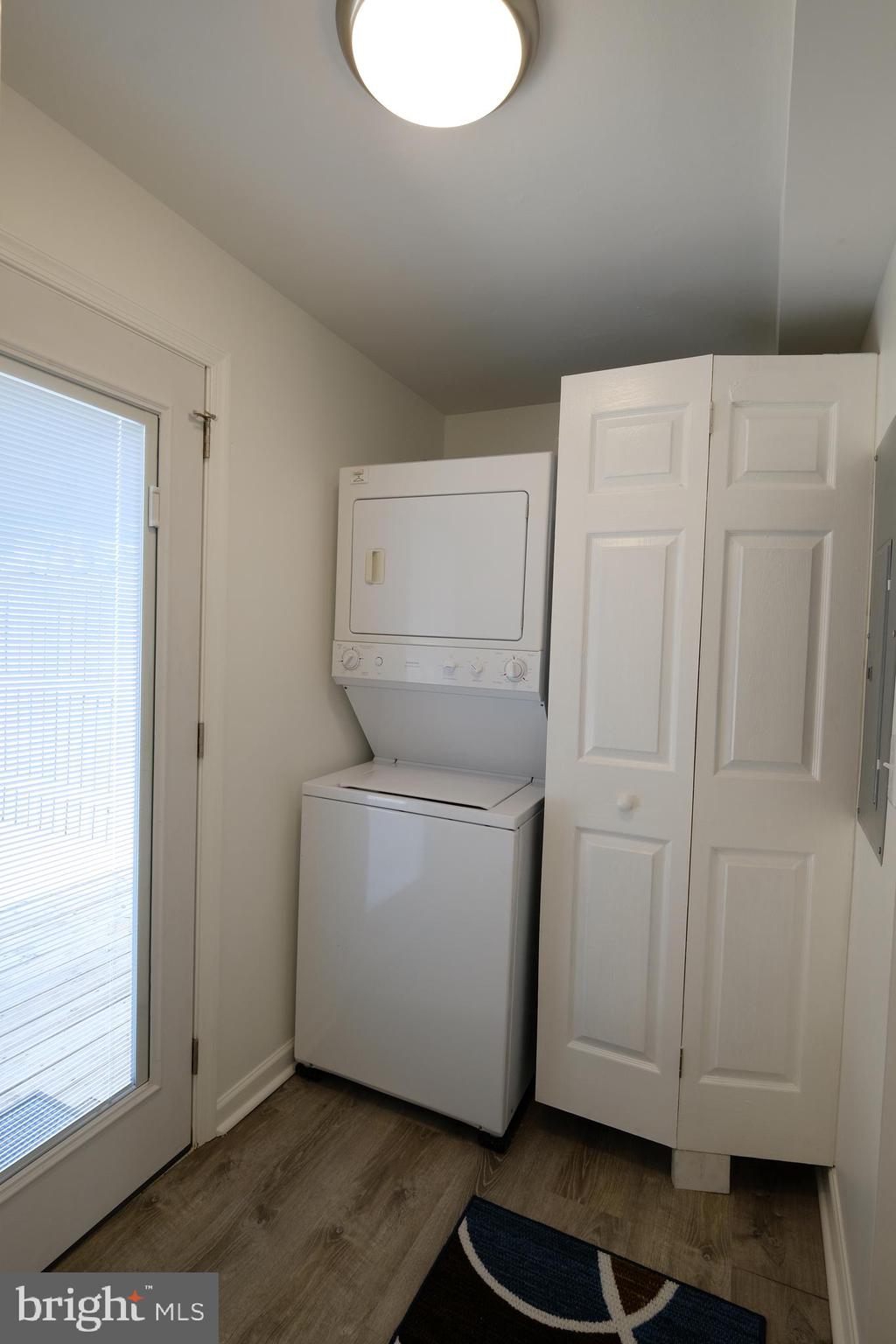 1542 Senseny Road Winchester, VA 22602 - Photo 20 of 23 a utility room with dryer and washer