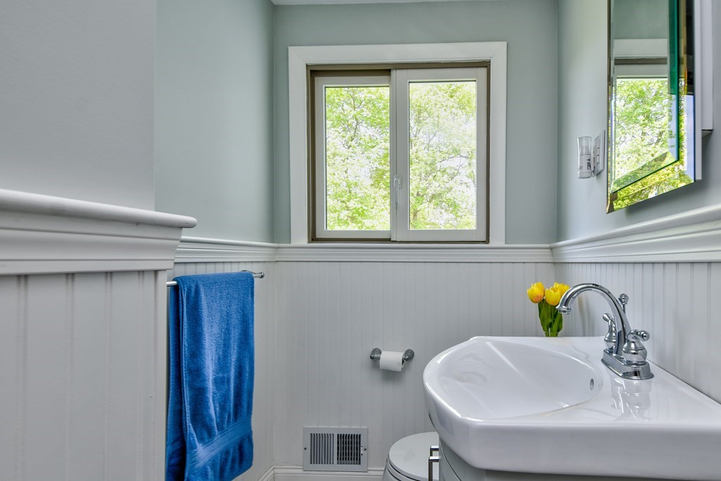 37 Livoli Road Framingham, MA 01701 - Photo 16 of 32 Gallery Image 16