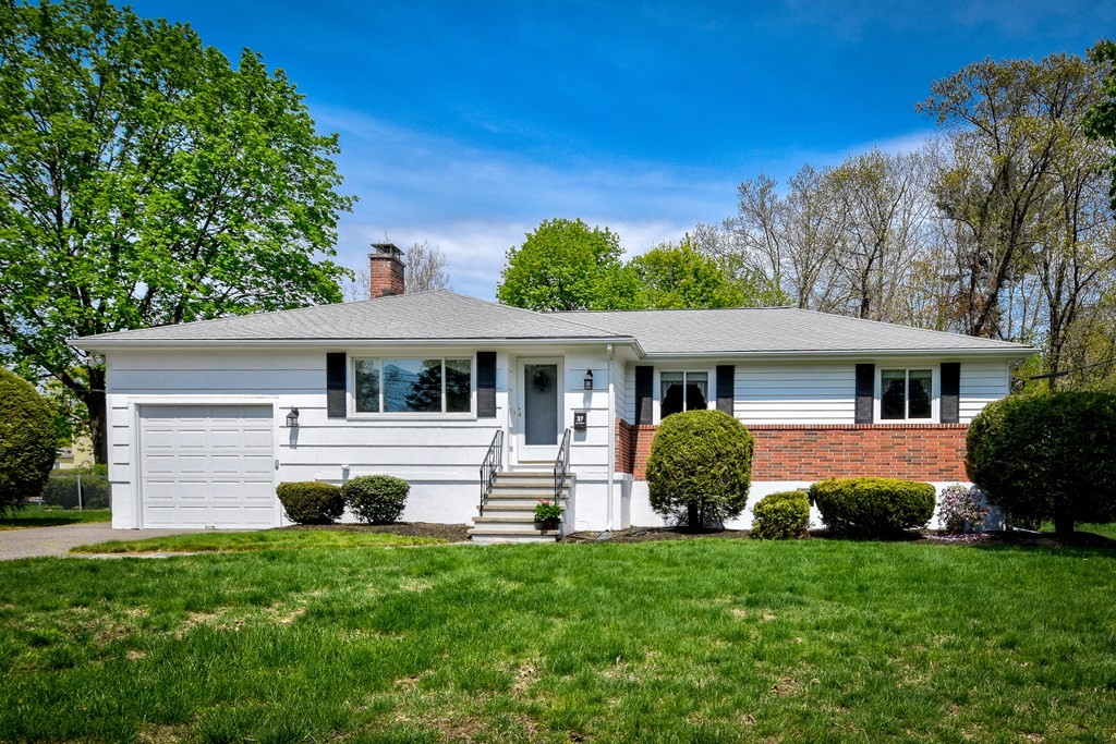 37 Livoli Road Framingham, MA 01701 - Photo 2 of 32 Gallery Image 2