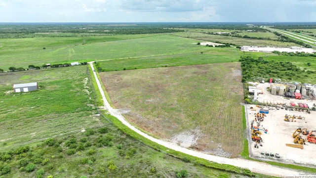 $165,000 | 0 North I-37 Access Road, Three Rivers, TX 78071