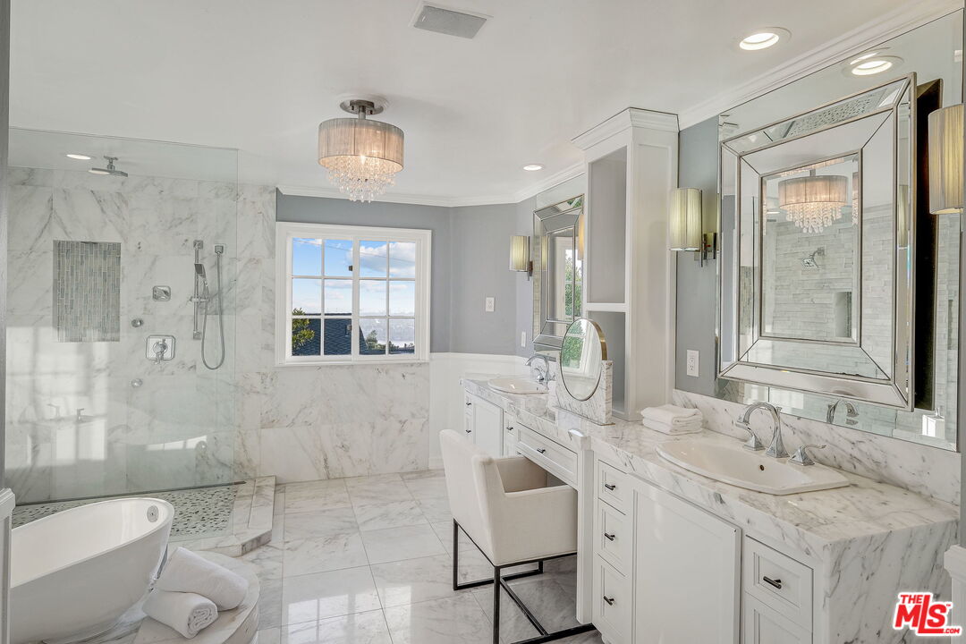 1201 Cliff Drive Newport Beach, CA 92663 - Photo 19 of 45