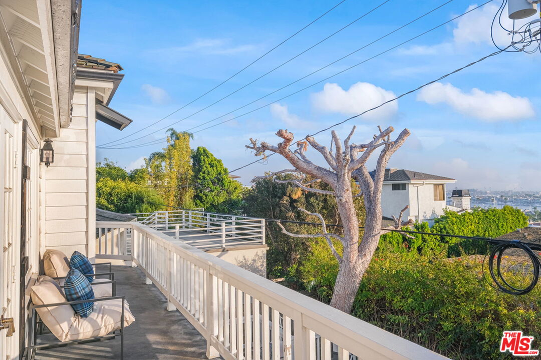 1201 Cliff Drive Newport Beach, CA 92663 - Photo 23 of 45