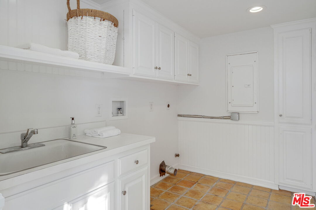 1201 Cliff Drive Newport Beach, CA 92663 - Photo 41 of 45