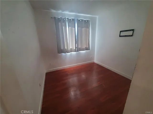 a view of empty room with window