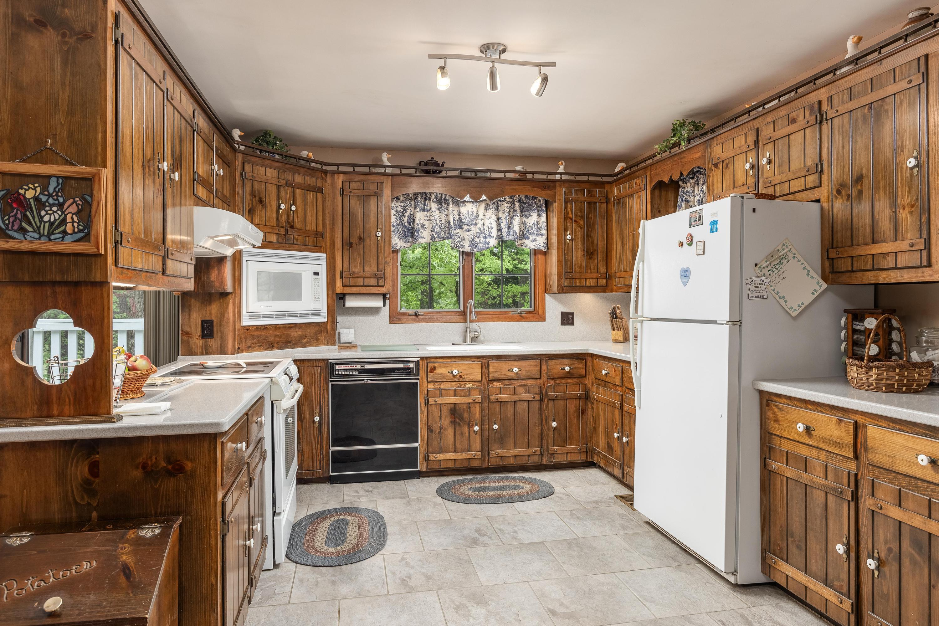 1368 Cordell Road Rock Spring, GA 30739 - Photo 14 of 37 2024_04_April_1368_Cordell_Rd_0019