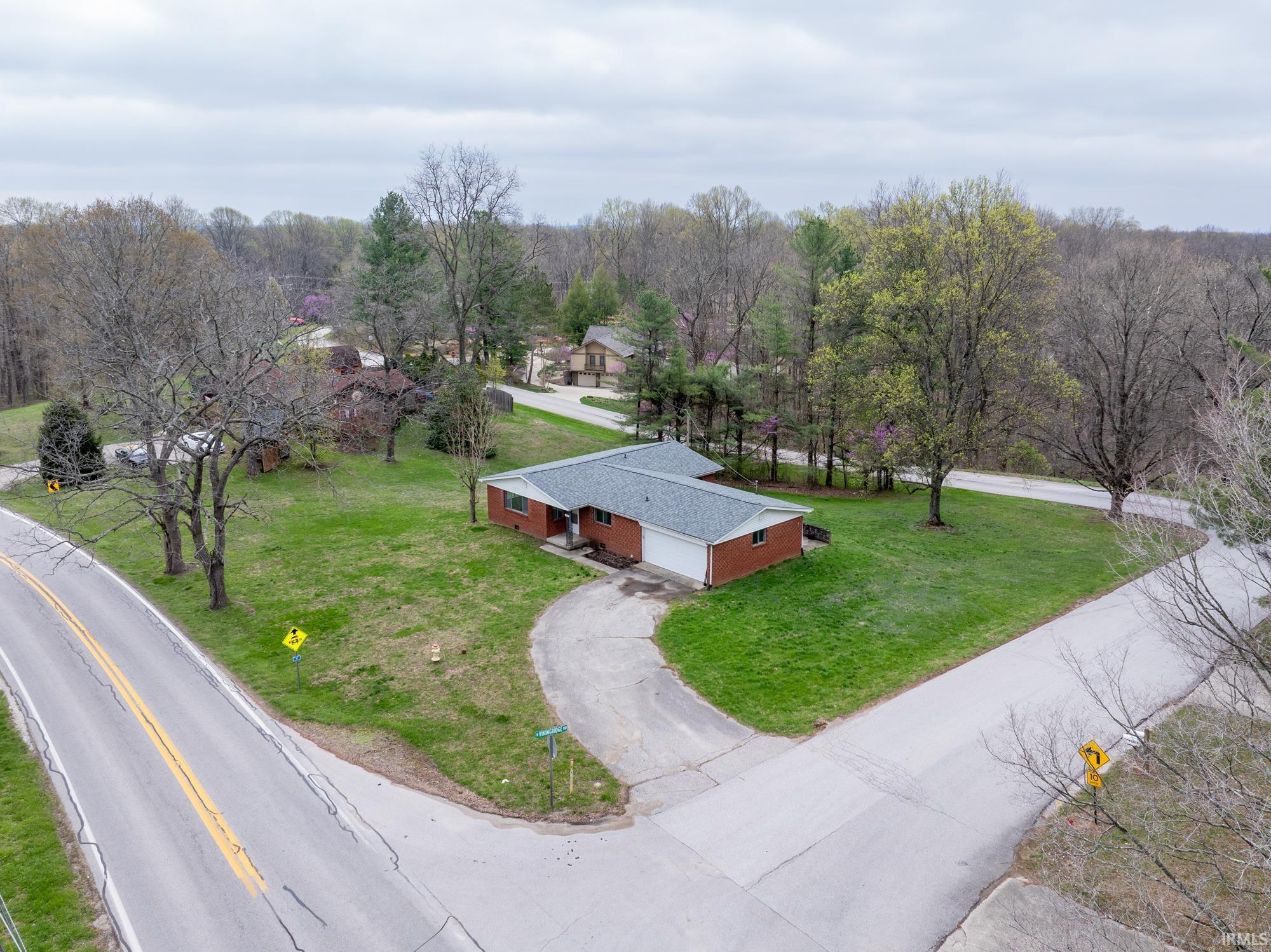 6820 East St Road Bloomington, IN 47408 - Photo 3 of 36 Gallery Image 3