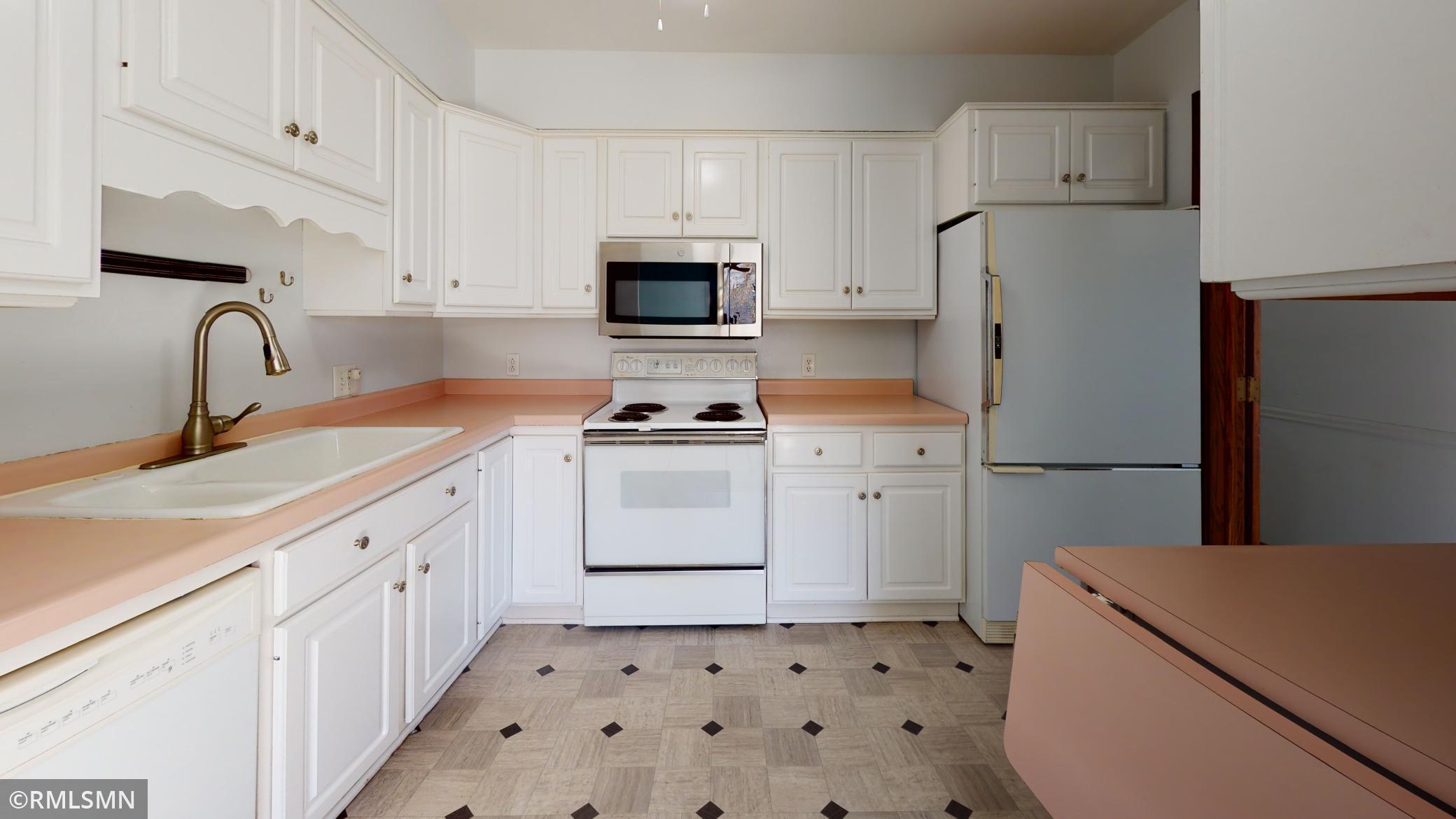 317 6th Avenue Southwest, Unit 302 Rochester, MN 55902 - Photo 3 of 29