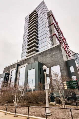 $4,500 | 1841 South Calumet Avenue, Unit T6, Chicago, IL 60616