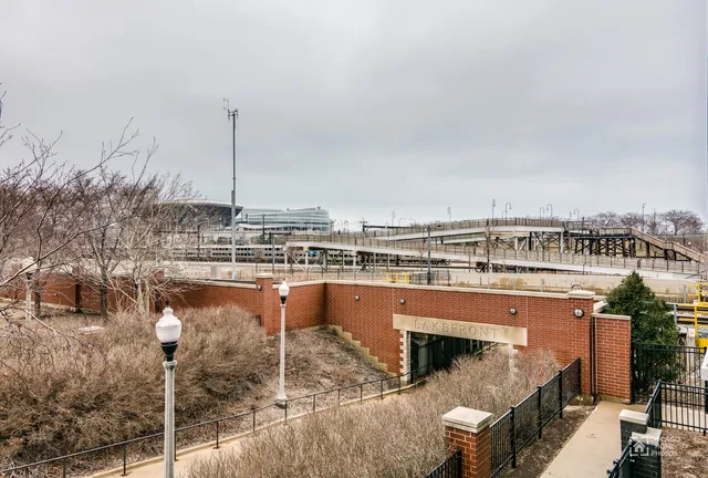 $4,500 | 1841 South Calumet Avenue, Unit T6, Chicago, IL 60616