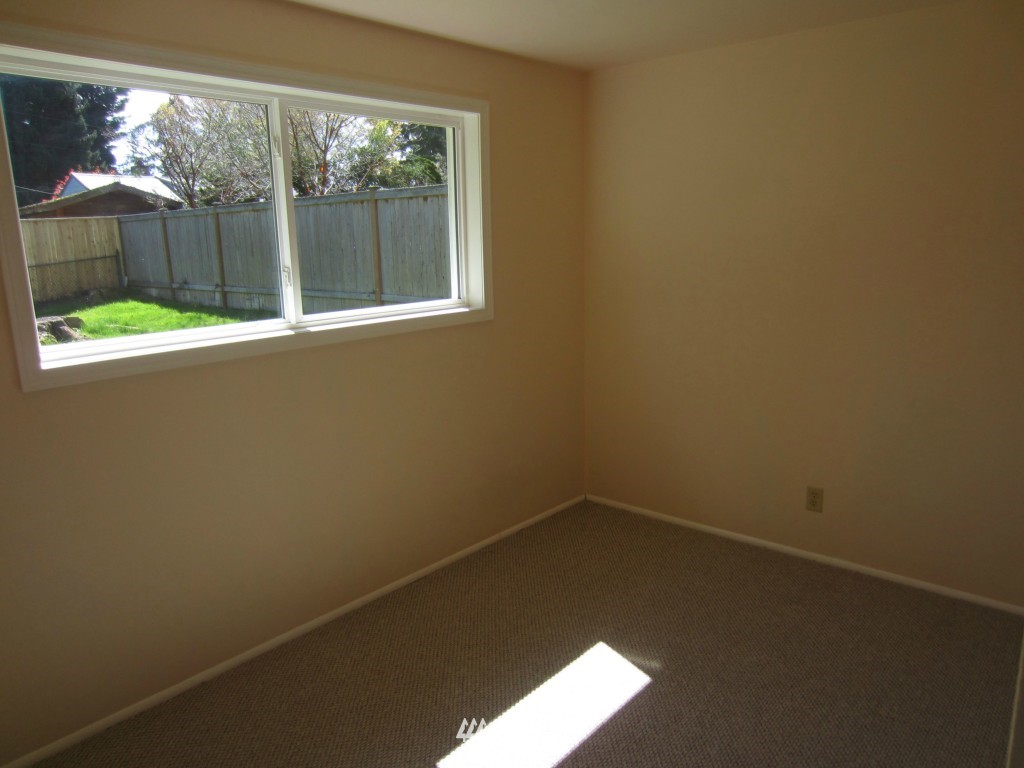 8310 196th Street Southwest Edmonds, WA 98026 - Photo 8 of 12 Gallery Image 8