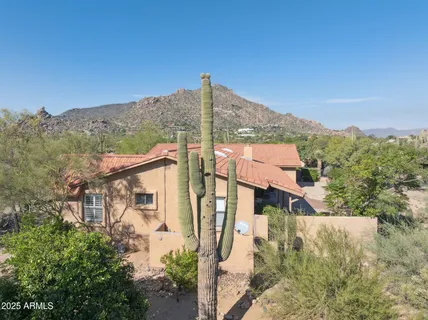 $1,375,000 | 2044 Smoketree Drive, Carefree, AZ 85377