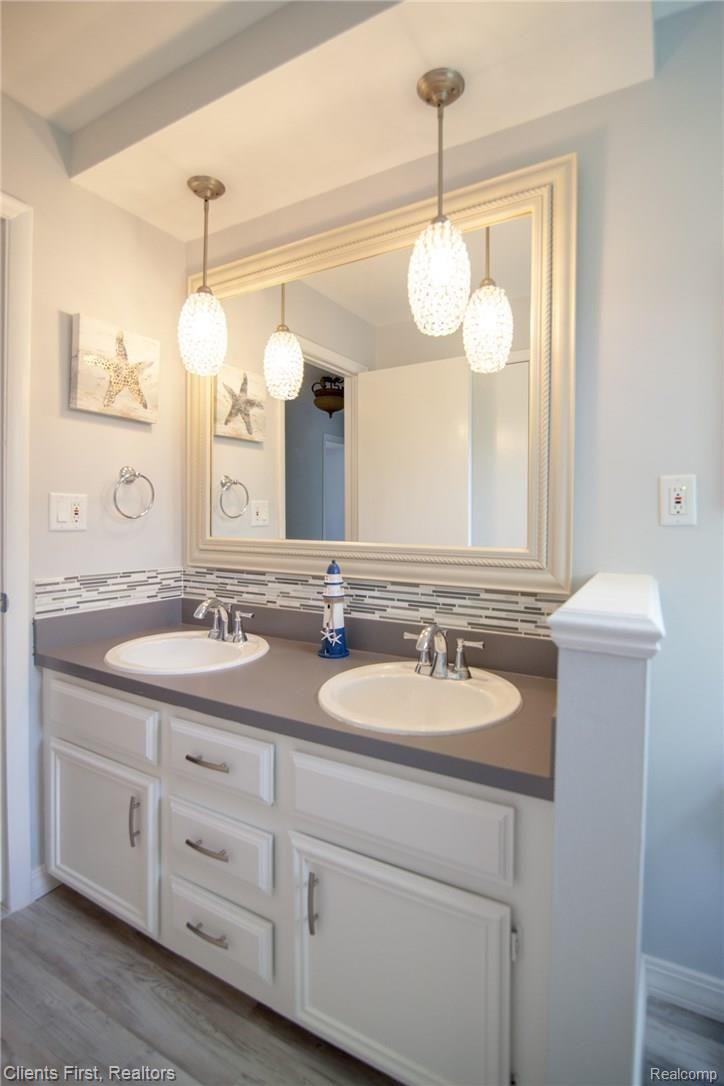 35501 Johnstown Road Farmington, MI 48335 - Photo 28 of 36 Johnstown-29.jpg
