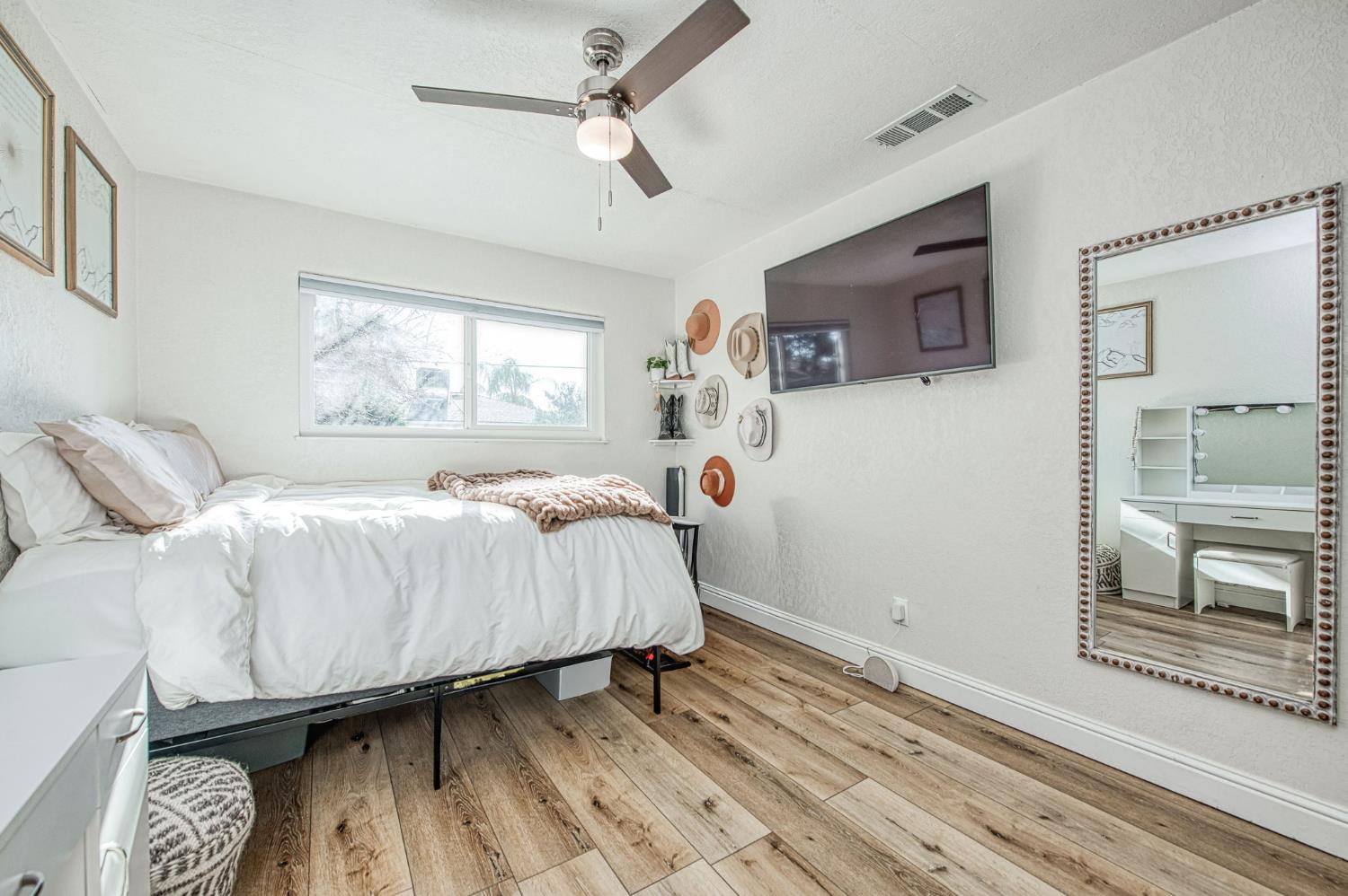 142 9th Street Clovis, CA 93612 - Photo 17 of 28