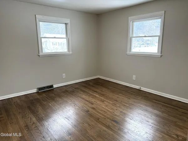 $2,500 | 10 Willey Street, Albany, NY 12203