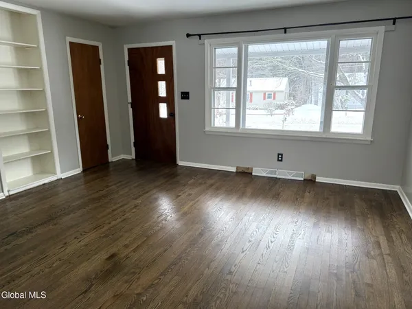 $2,500 | 10 Willey Street, Albany, NY 12203