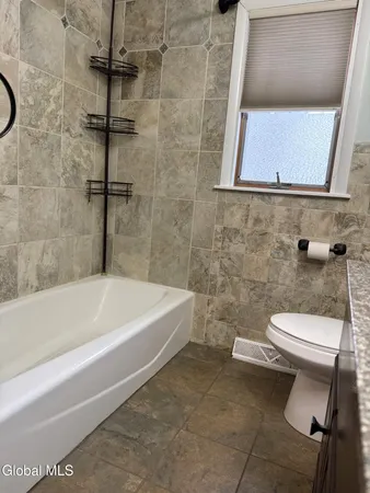 $2,500 | 10 Willey Street, Albany, NY 12203