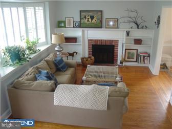 52 West Chelfield Road Glenside, PA 19038 - Photo 2 of 12 Living Room