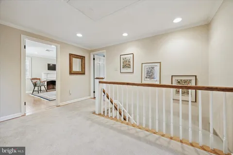 a view of entryway with livingroom