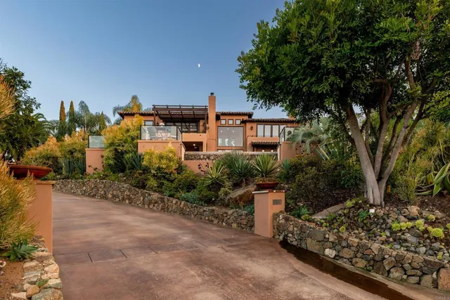 $4,995,000 | 18102 Via Ascenso, Rancho Santa Fe, CA 92067
