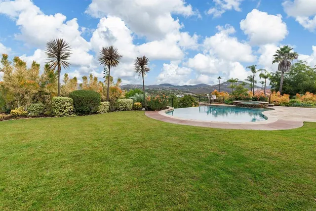 $4,995,000 | 18102 Via Ascenso, Rancho Santa Fe, CA 92067