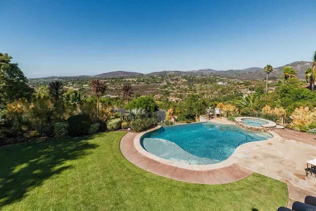 $4,995,000 | 18102 Via Ascenso, Rancho Santa Fe, CA 92067