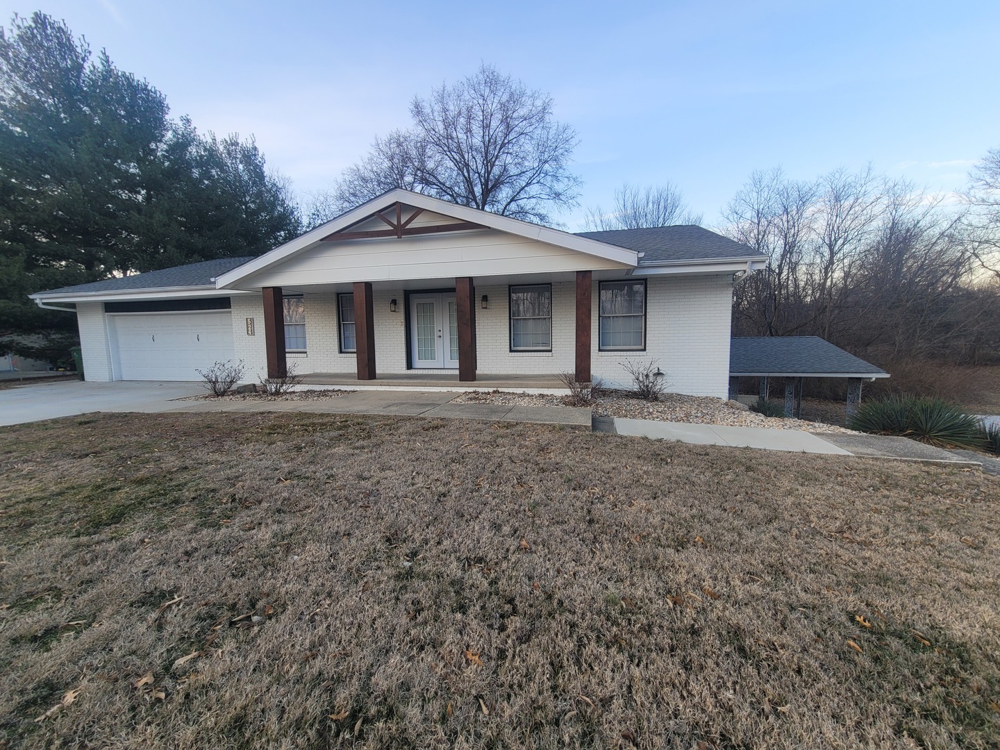 524 North 34th Street Mount Vernon, IL 62864 - Photo 2 of 34 a front view of a house with a garden