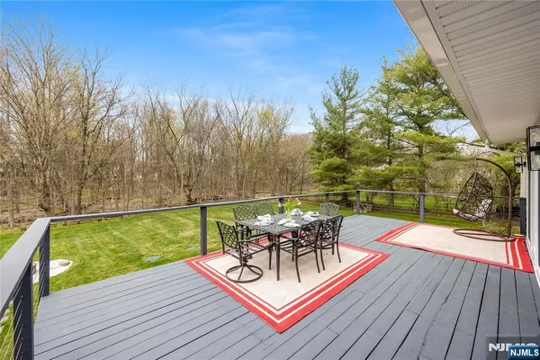 $1,399,999 | 68 Burnwood Lane, Upper Saddle River, NJ 07458