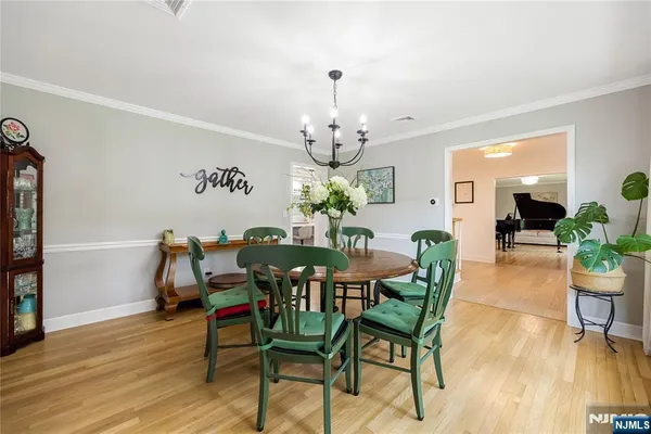 $1,399,999 | 68 Burnwood Lane, Upper Saddle River, NJ 07458