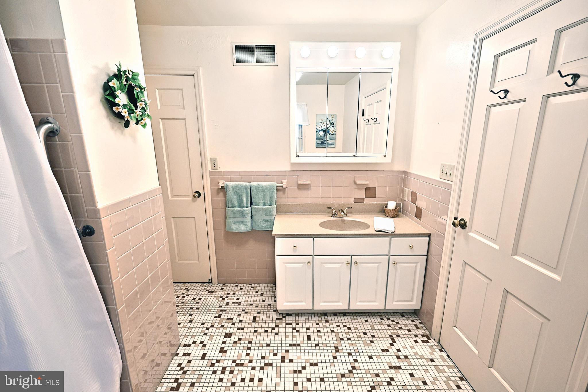 12 Stone Ridge Drive New Freedom, PA 17349 - Photo 43 of 69 Jack and Jill full bathroom on main floor.