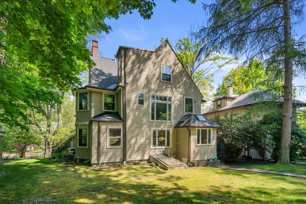 292 Clinton Road Brookline, MA 02445 - Photo 7 of 8