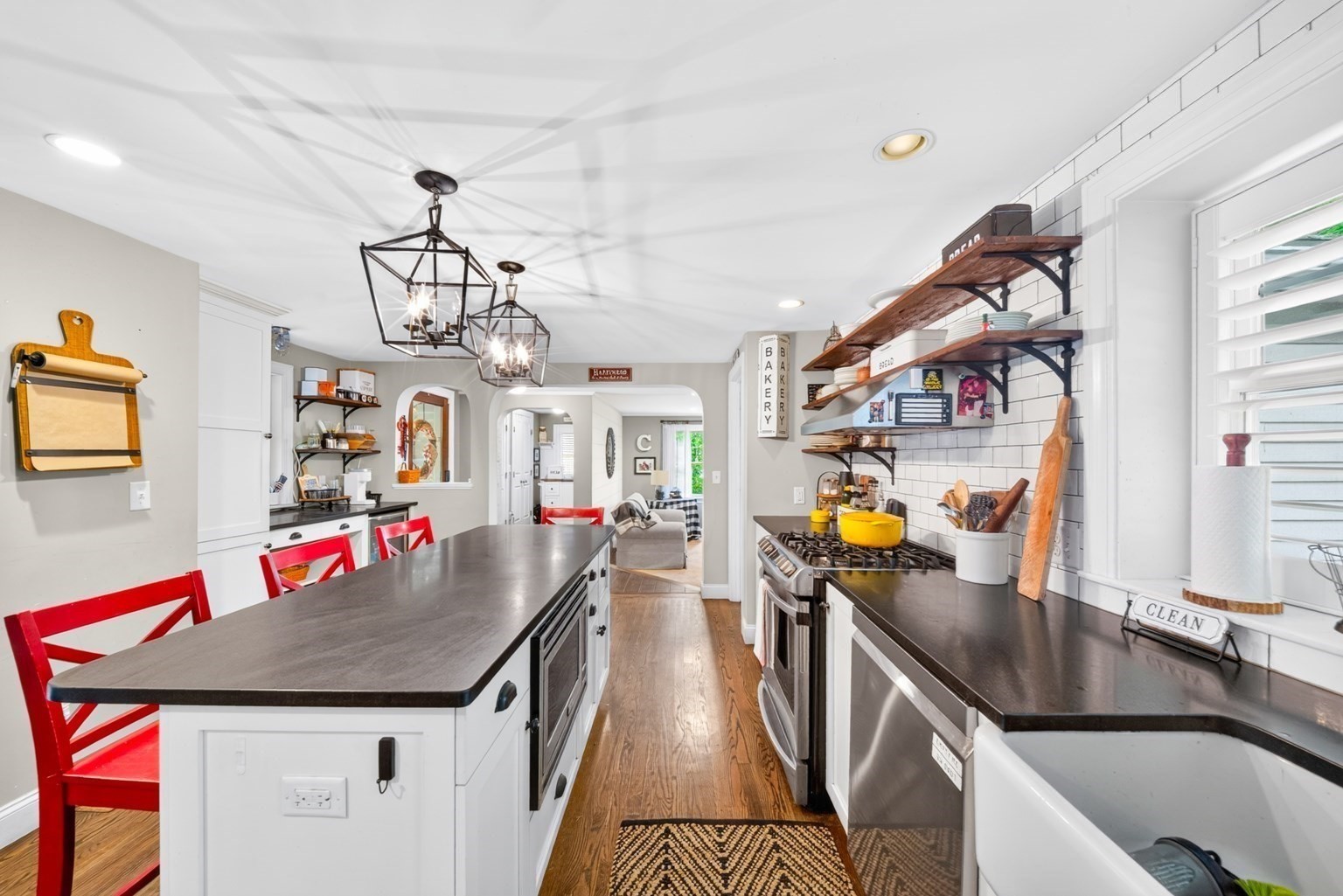 118 Pine Ridge Road Reading, MA 01867 - Photo 8 of 42 Gallery Image 8