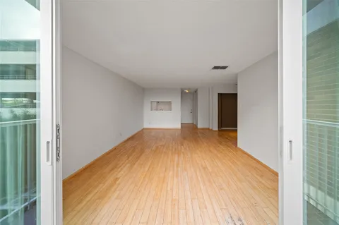 $150,000 | 3600 Montrose Boulevard, Unit 405, Houston, TX 77006