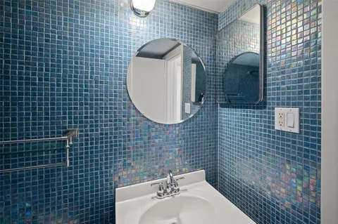 $150,000 | 3600 Montrose Boulevard, Unit 405, Houston, TX 77006