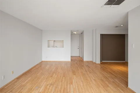 $150,000 | 3600 Montrose Boulevard, Unit 405, Houston, TX 77006