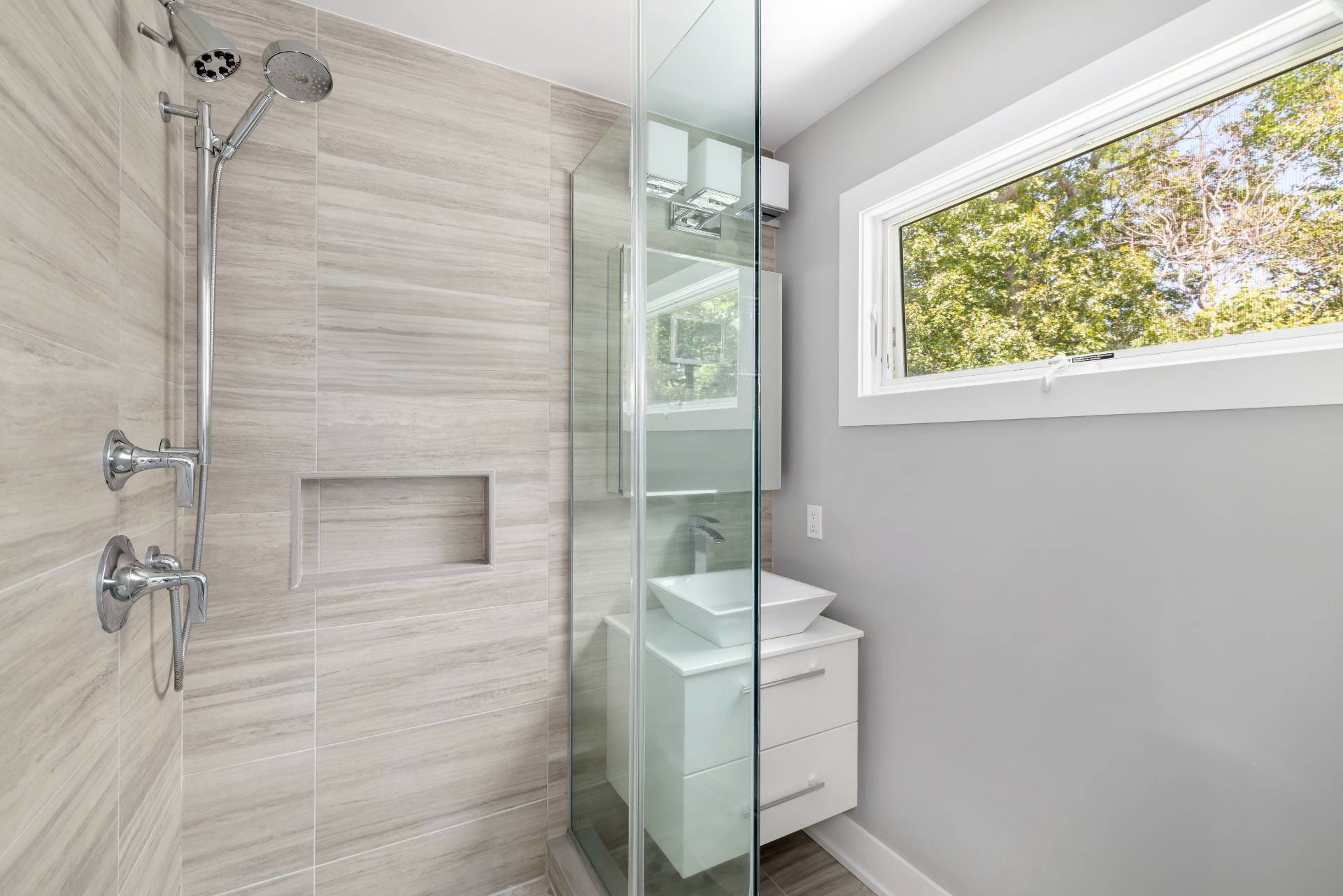 27 Landfall Road East Hampton, NY 11937 - Photo 12 of 24 a bathroom with a shower