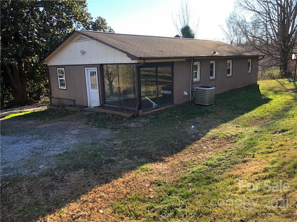 1570 Propst Road Morganton, NC 28655 - Photo 15 of 17 Gallery Image 15