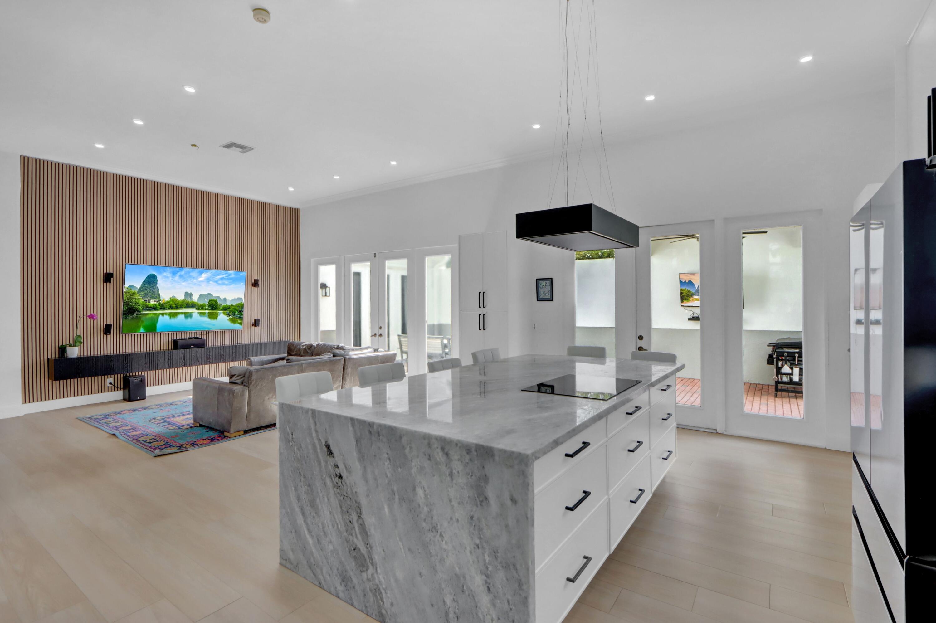 5885 Northwest 40th Terrace Boca Raton, FL 33496 - Photo 8 of 37 Kitchen / Living Area