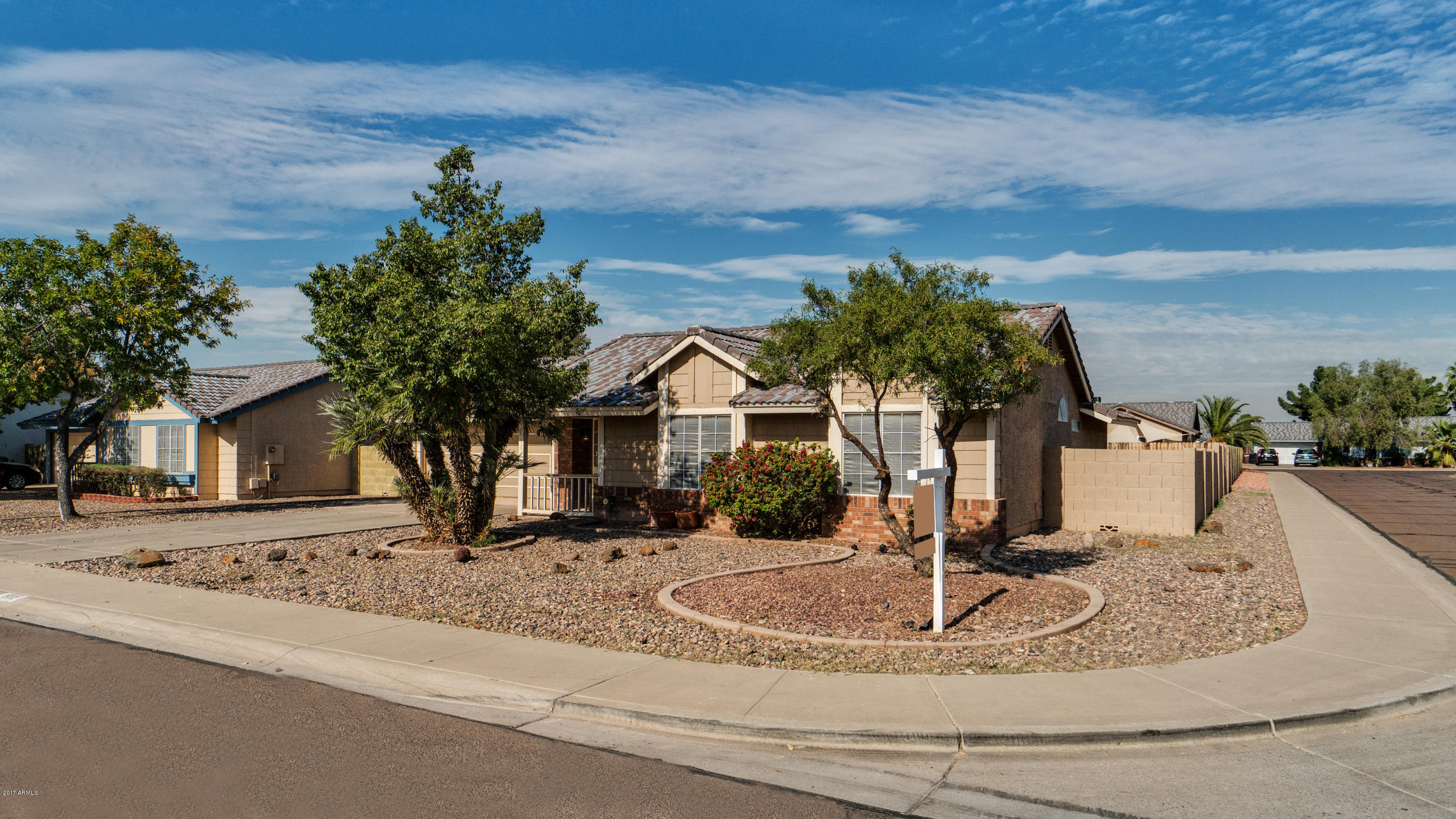 7932 West Wethersfield Road Peoria, AZ 85381 - Photo 4 of 43 7932 W Wethersfield-3