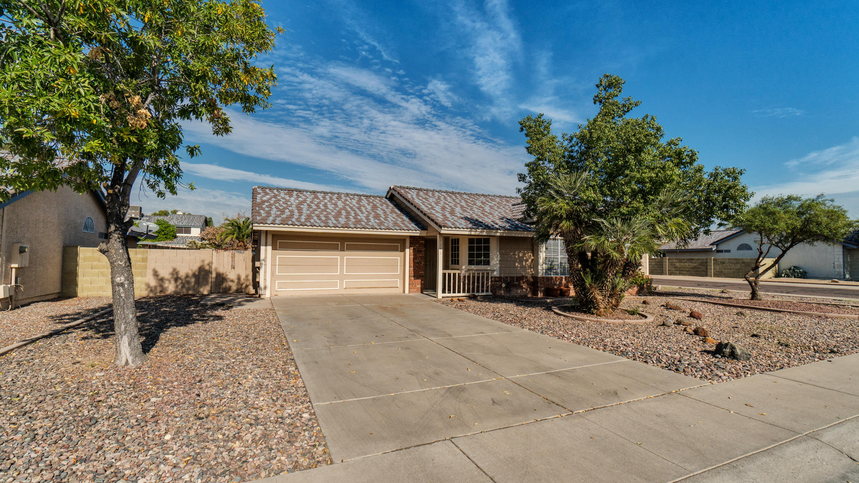 7932 West Wethersfield Road Peoria, AZ 85381 - Photo 5 of 43 7932 W Wethersfield-4