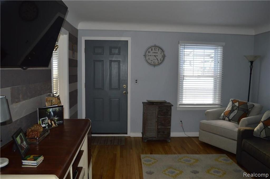 2804 Crooks Road Royal Oak, MI 48073 - Photo 14 of 42