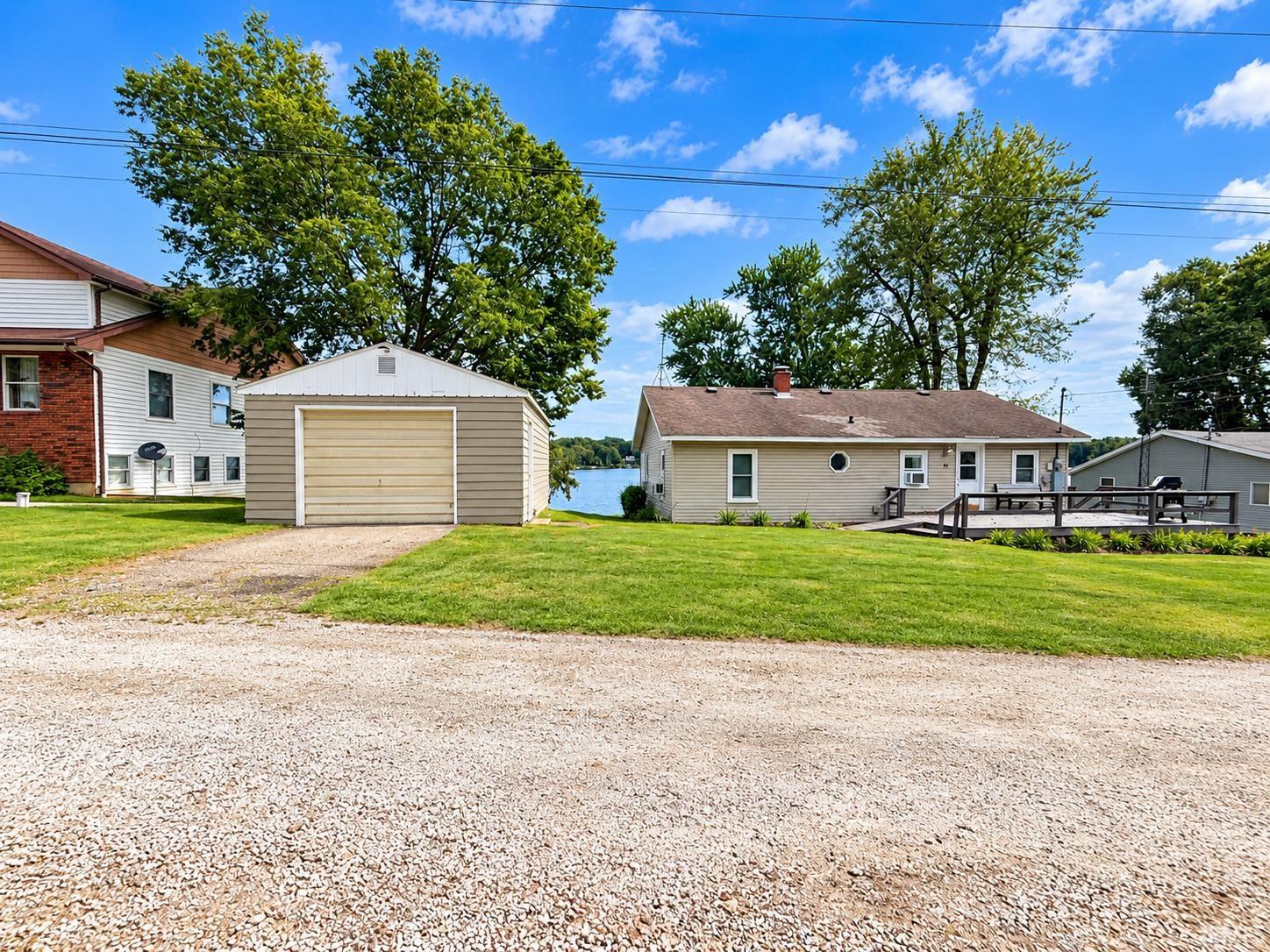 68 Ems R2B Lane Pierceton, IN 46562 - Photo 2 of 5 Gallery Image 2