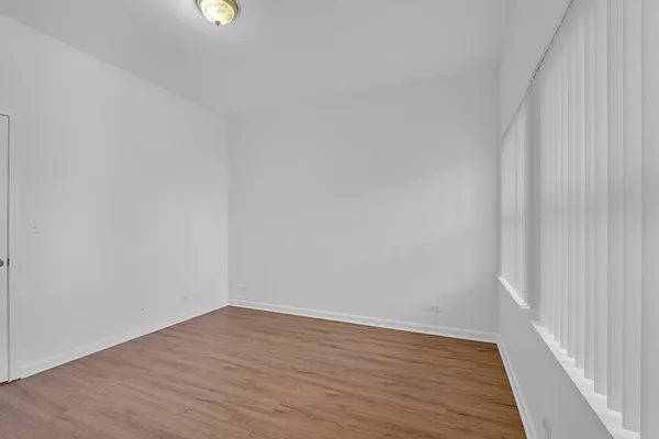 $345,000 | 1951 West Foster Avenue, Unit 2ME, Chicago, IL 60640