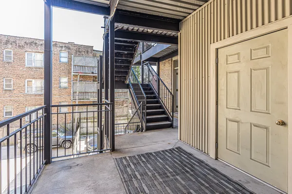 $345,000 | 1951 West Foster Avenue, Unit 2ME, Chicago, IL 60640