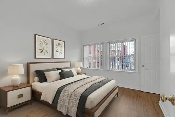 $345,000 | 1951 West Foster Avenue, Unit 2ME, Chicago, IL 60640