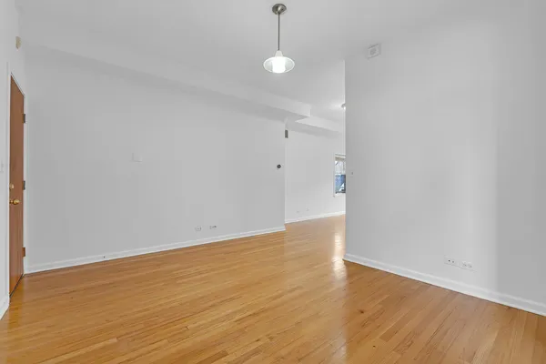 $345,000 | 1951 West Foster Avenue, Unit 2ME, Chicago, IL 60640