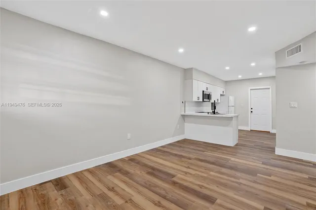 $2,300 | 4801 Northwest 33rd Avenue, Unit 4803, Miami, FL 33142